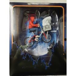 E.T. The Extra-Terrestrial E.T. & Elliott with Bicycle NECA Authentic Figure